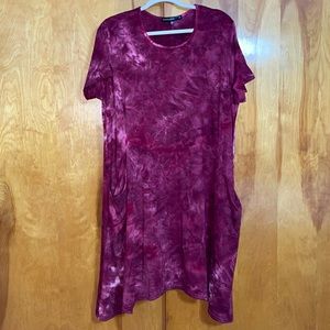 trendyland Plus Size T-shirt Dress with side pockets. Size 3x